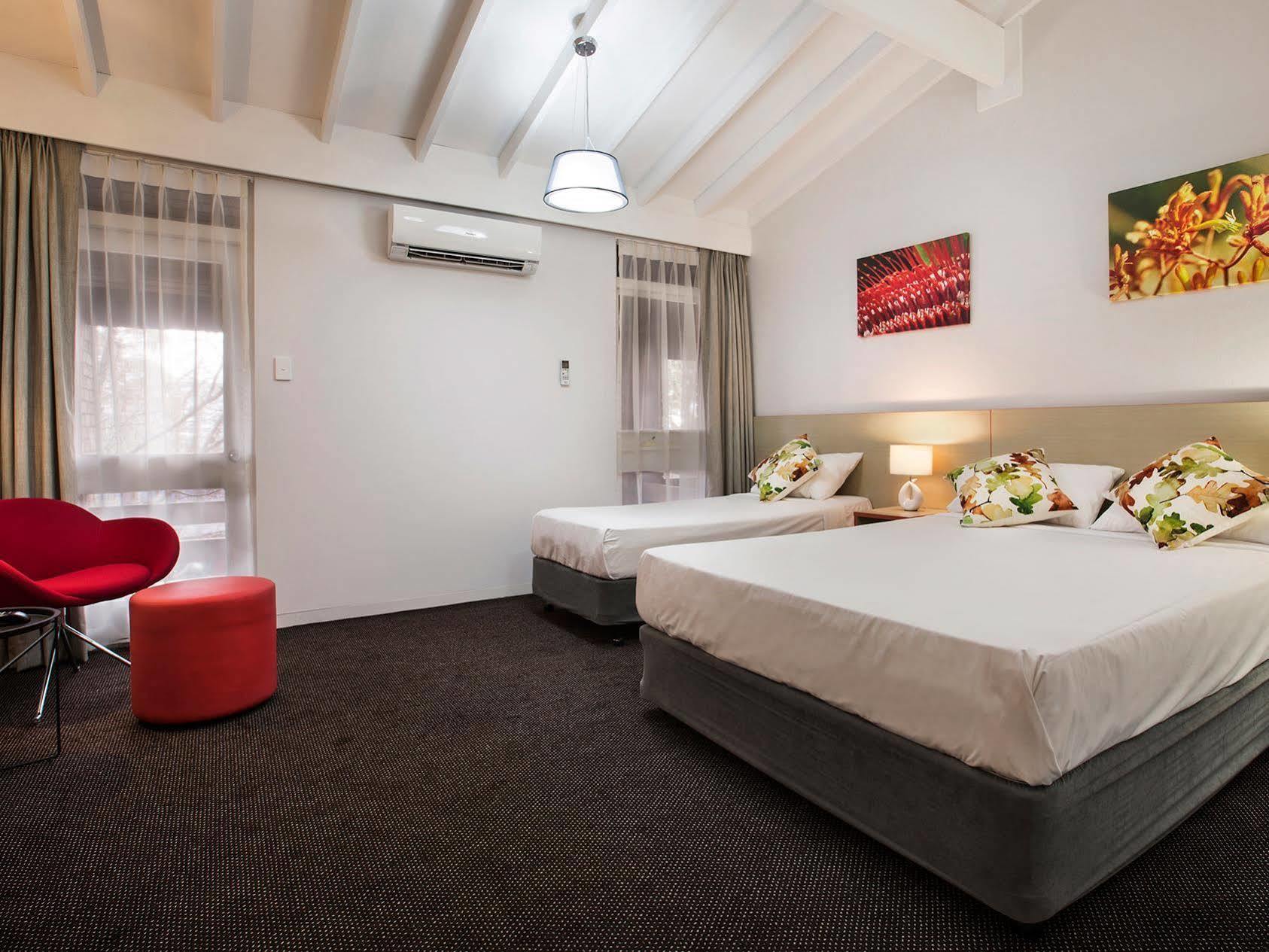 Nightcap At The Ranch Hotel Macquarie Park Dış mekan fotoğraf
